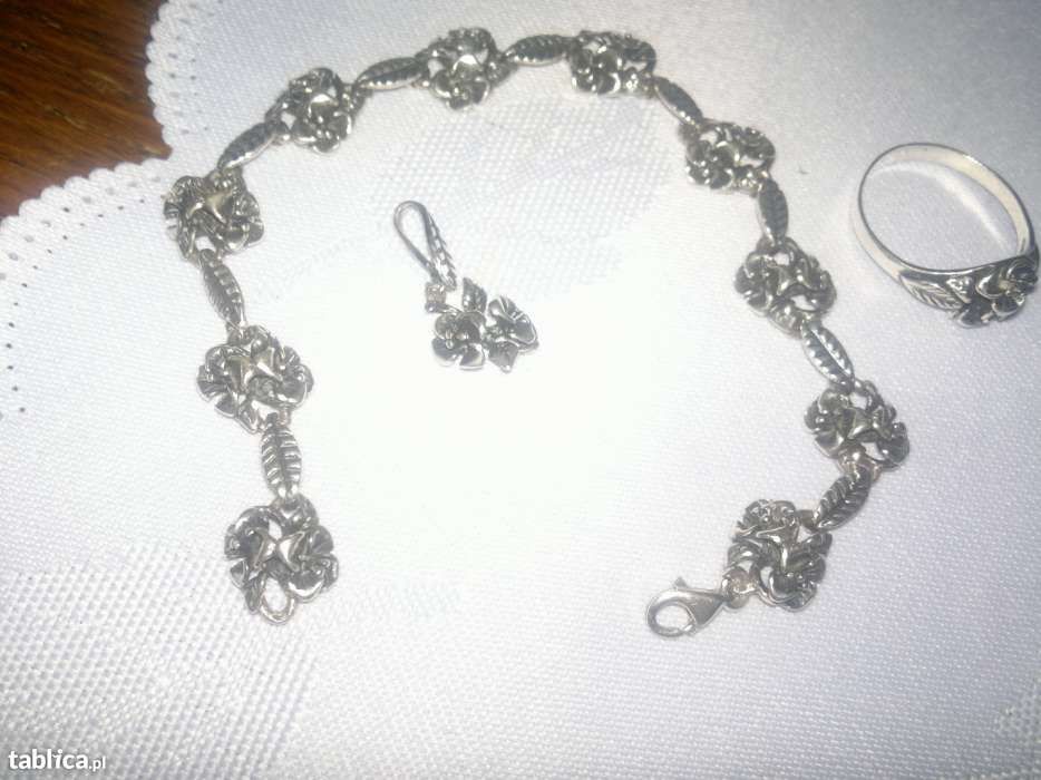 srebrny komplet różyczek-bransoletka-pierścionek-kolczyki-wisiorek