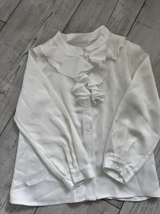 Koszula dla dziewczynki w dobrym stanie. Odbór osobisty !!!