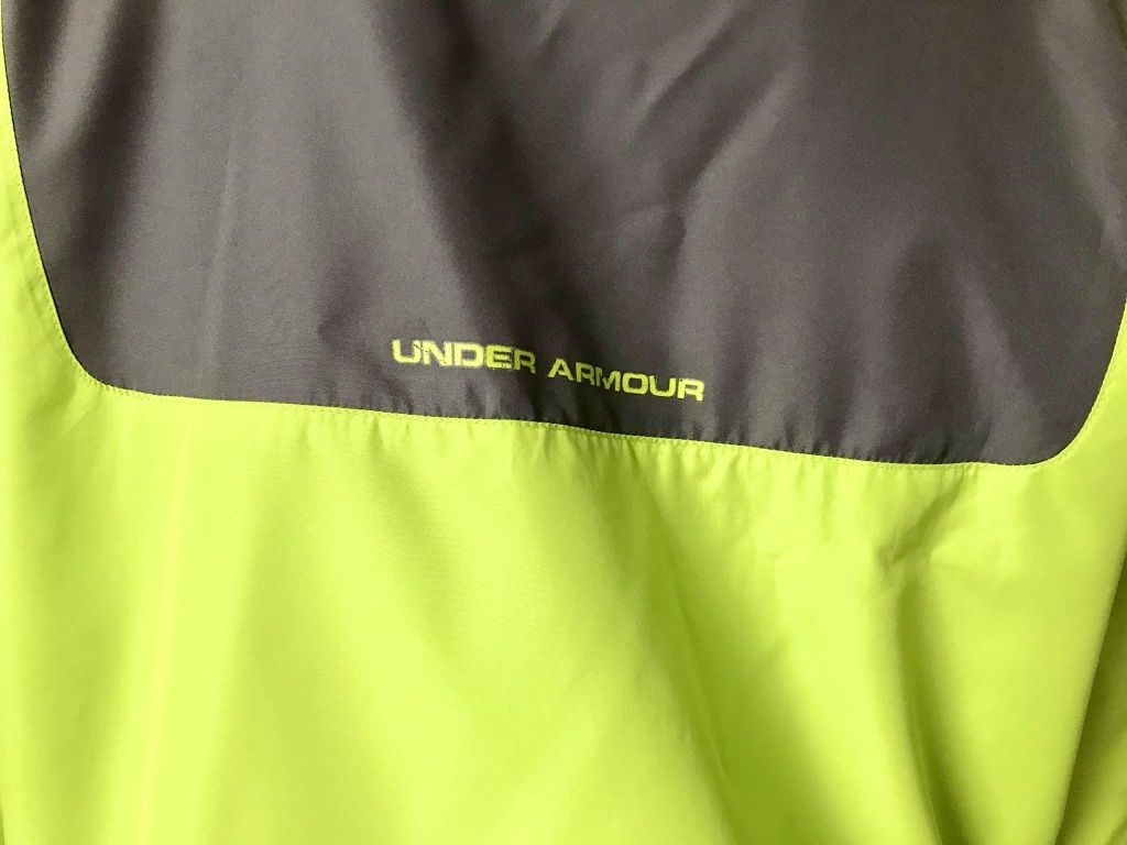 Under Armour kurtka uniseks S/M
Rozmiar:S/M
kolor:zielono szara
Stan:b