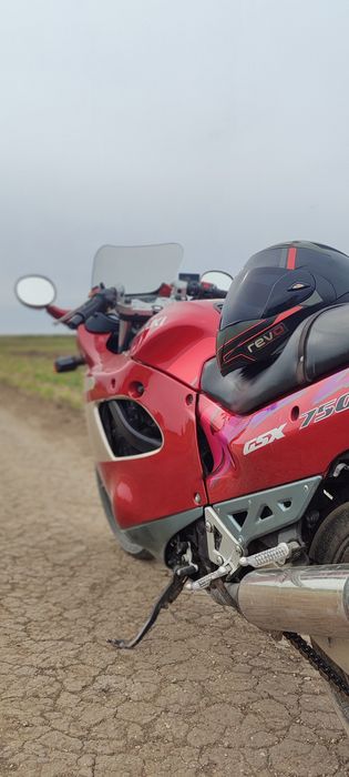 Suzuki GSX 750f Katana