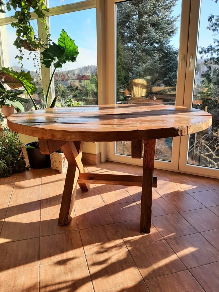 Piękny, drewniany, ręcznie robiony stół