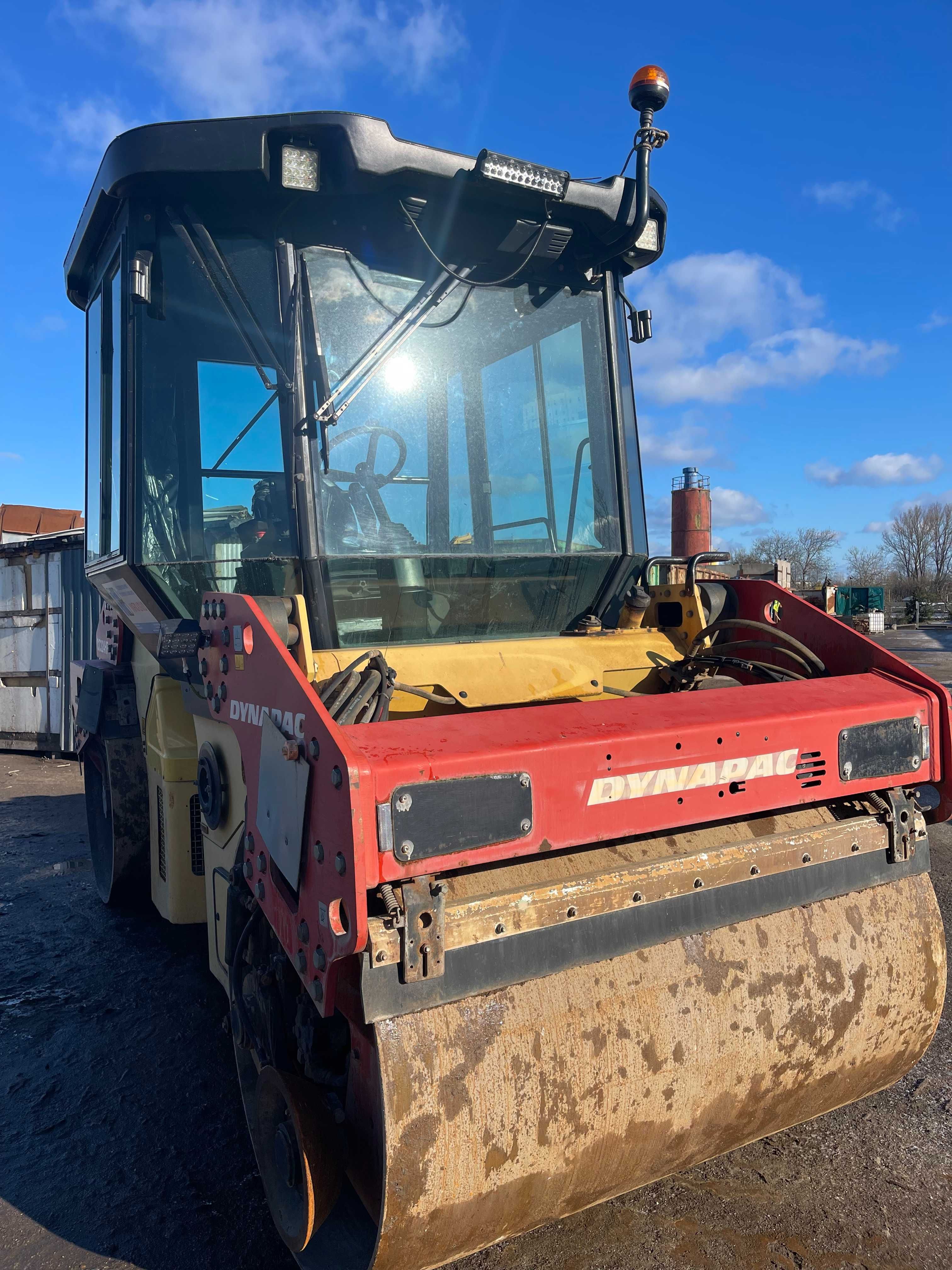 Walec drogowy DYNAPAC CC324HF rok produkcji 2011