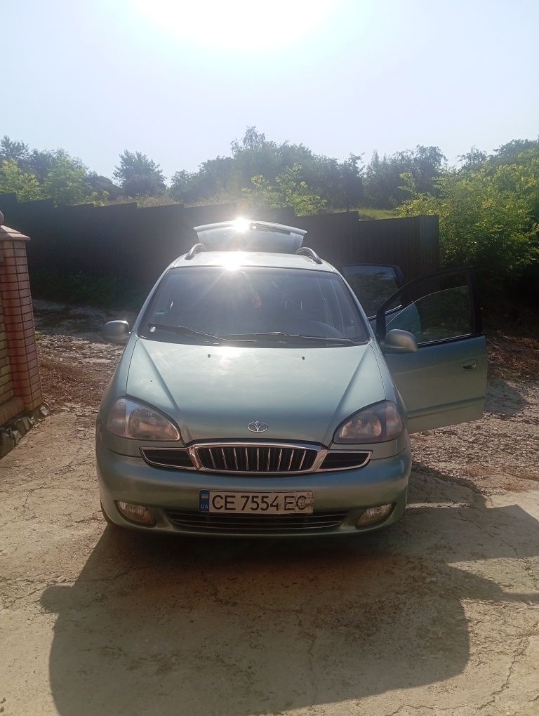 Автомобіль Daewoo Rezzo