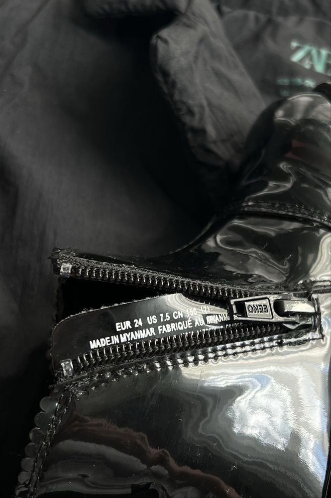 Пальто дитяче Zara, чобітки H&M