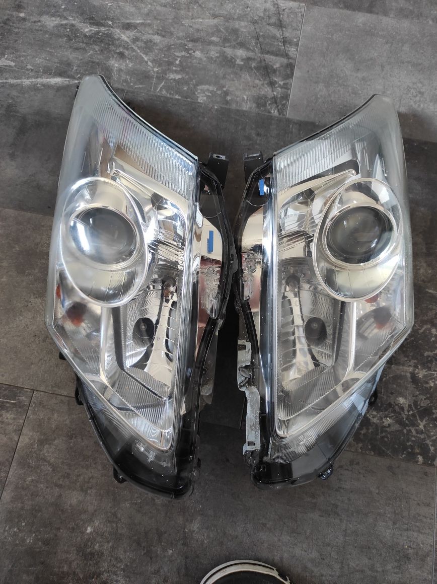 Komplet lampa prawa i lewa do toyota Avensis t27, Europa, wysyłka