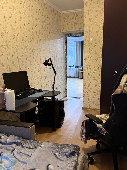 Продажа 2 комнатной квартиры на Александровском проспекте 136/8
