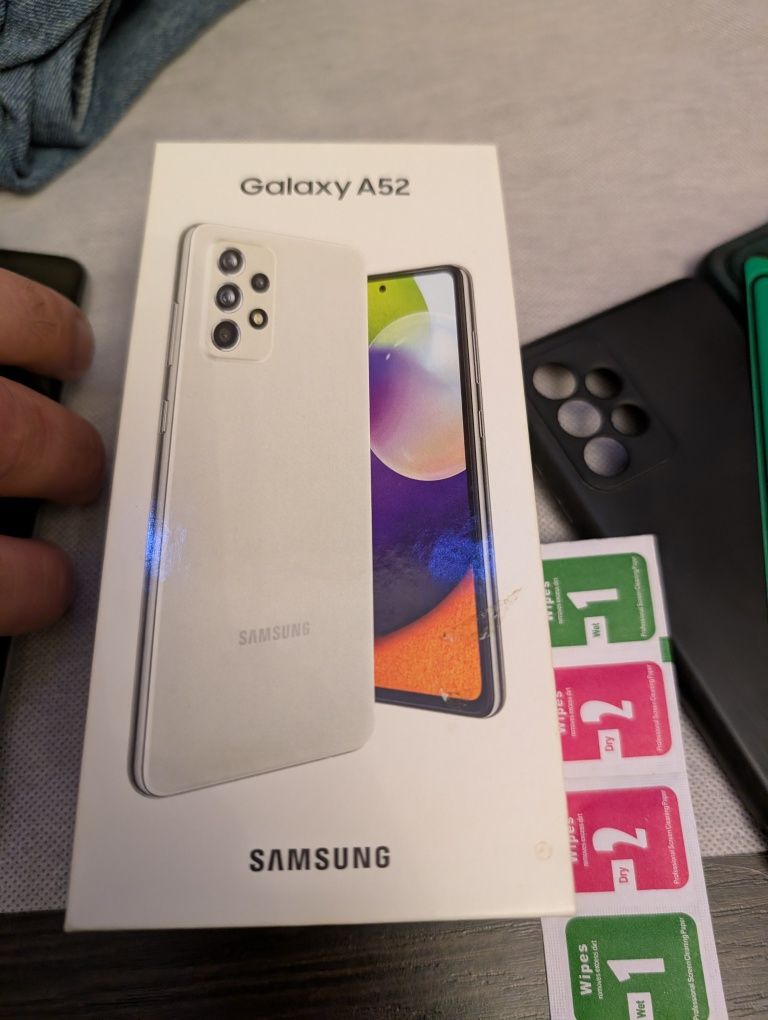 Продам телефон Samsung A 52 4/128