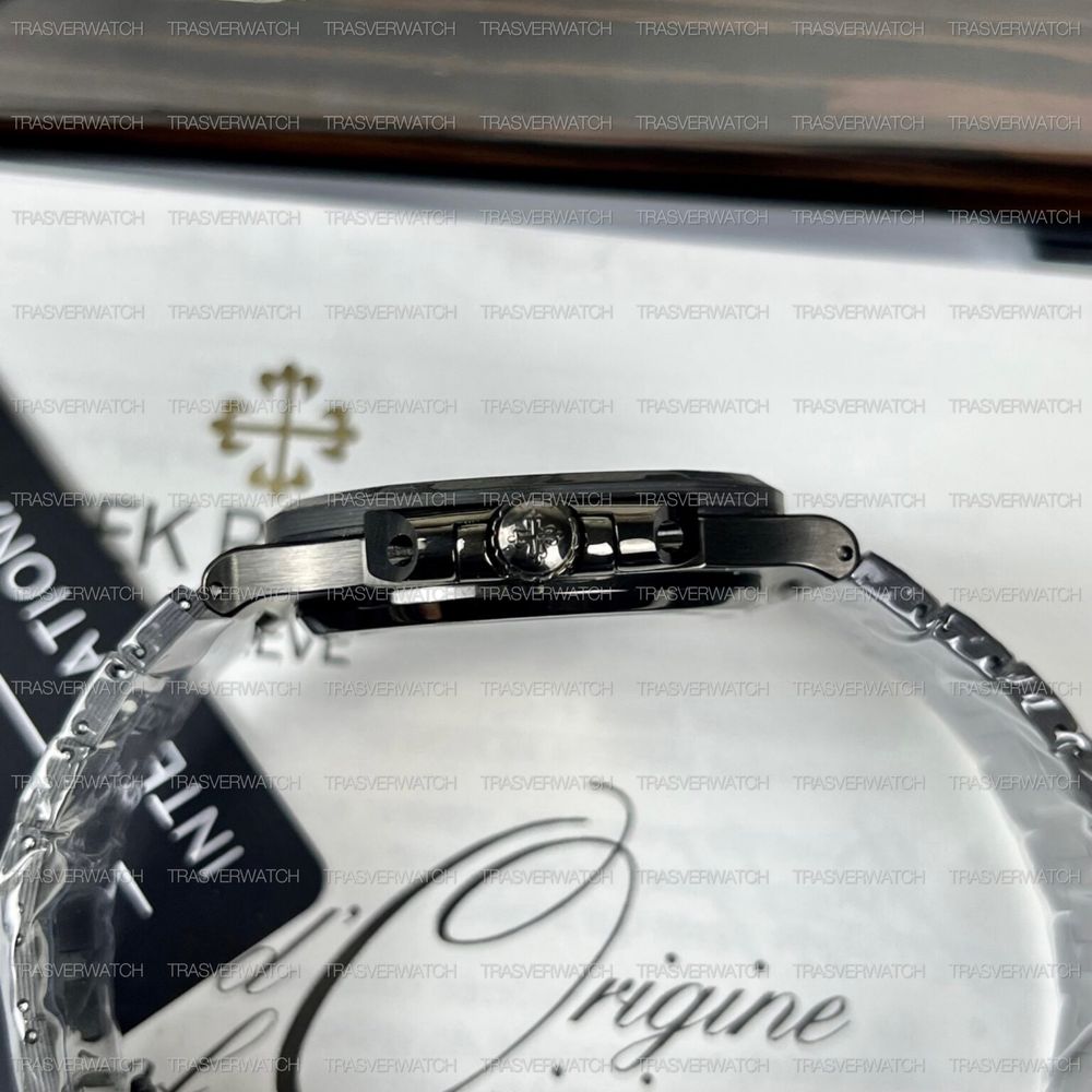 Годинник PATEK PHILIPPE Nautilus DiW 40mm 5711 Carbon