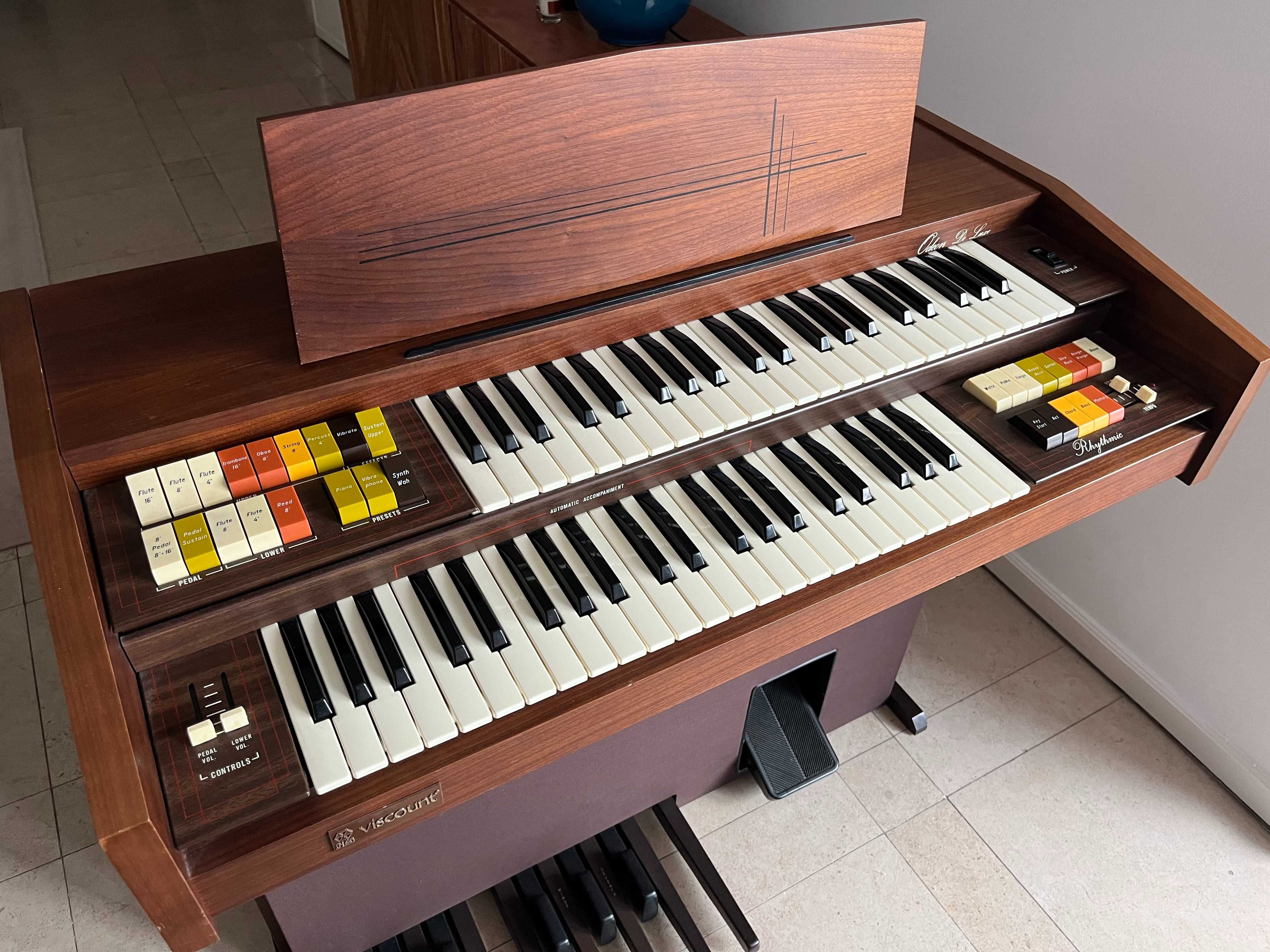 Vendo órgão/piano eléctrico VISCOUNT Odeon De Luxe - a funcionar