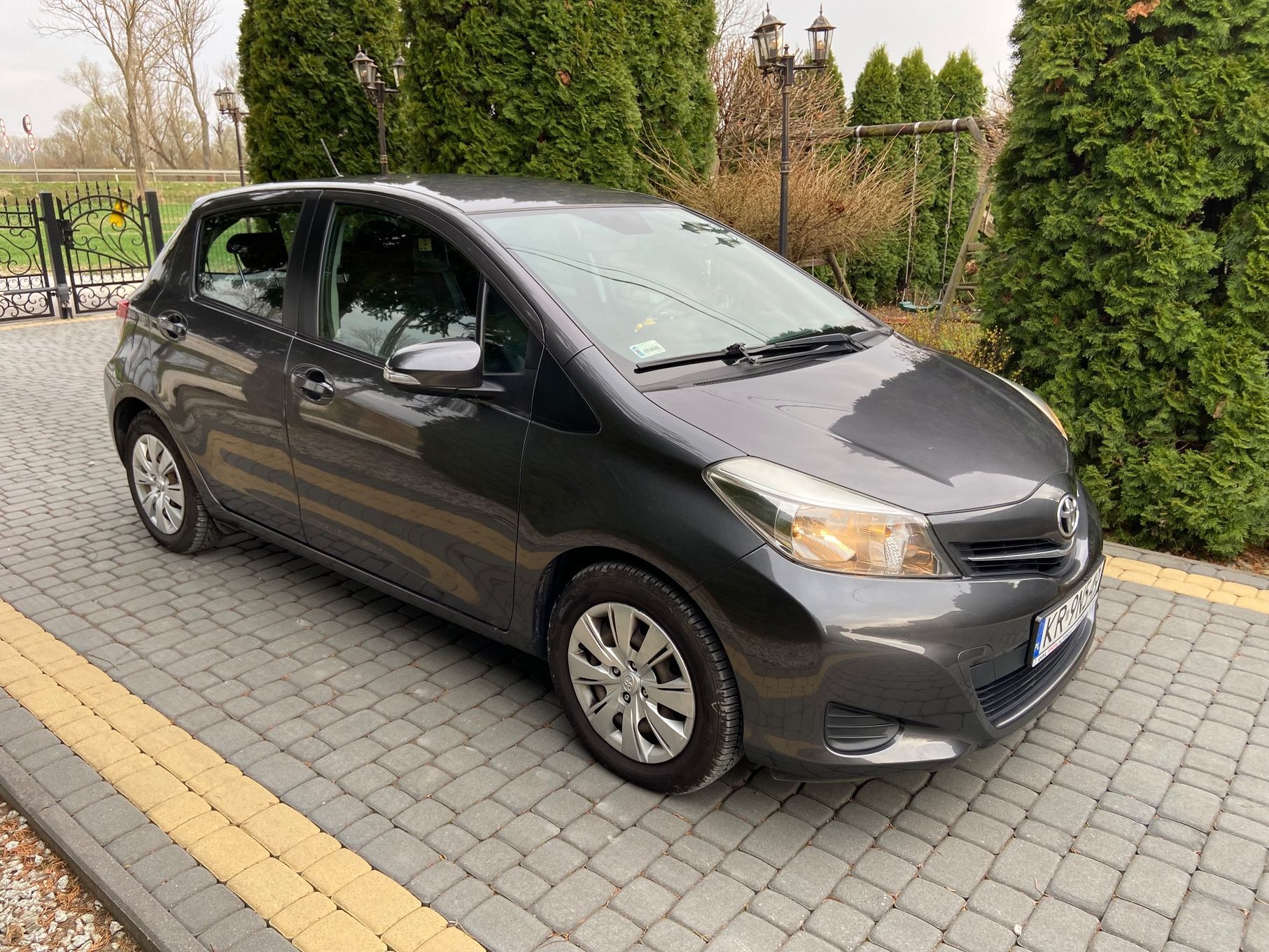 Toyota Yaris Sprzedam Toyote Yaris silnik 1.0, 2012 r.