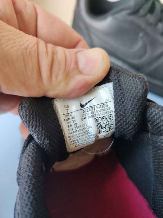 Кросовки Nike 40p мокасини хайтопи кросівки