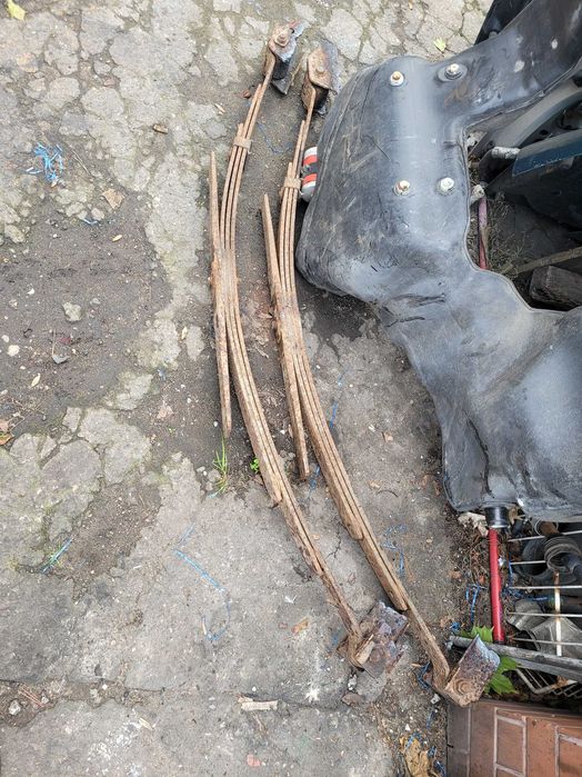 resor resory  tył zawieszenia ford explorer rok 96