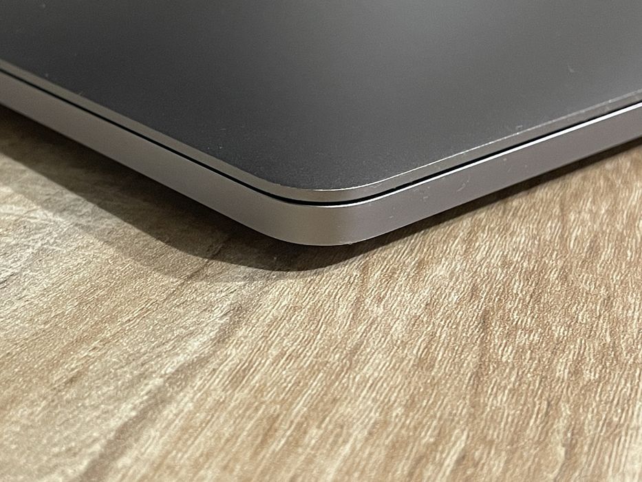 Macbook Pro 13” TouchBar 2018 i5 8Gb 256Gb SSD