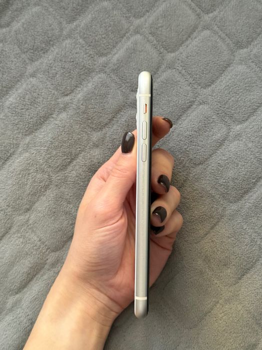 iPhone 11 — 128 GB — Ідеальний стан