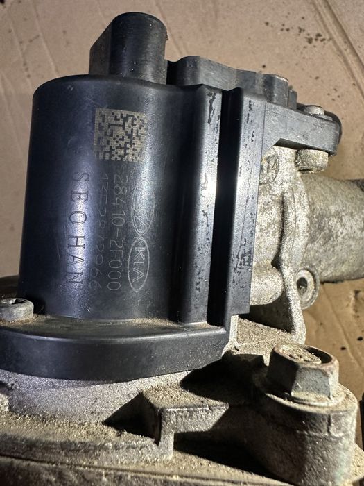 Клапан EGR Hyundai IX35 Kia Sportage Sorento 2.2 2.0crdi 284102F000