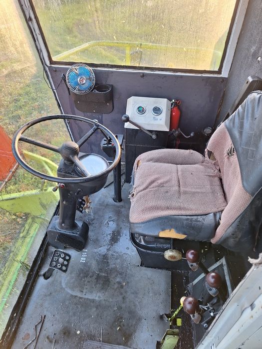 Claas Dominator 56 ( 66,58,76,48,68,78)     Krone KR 10-16