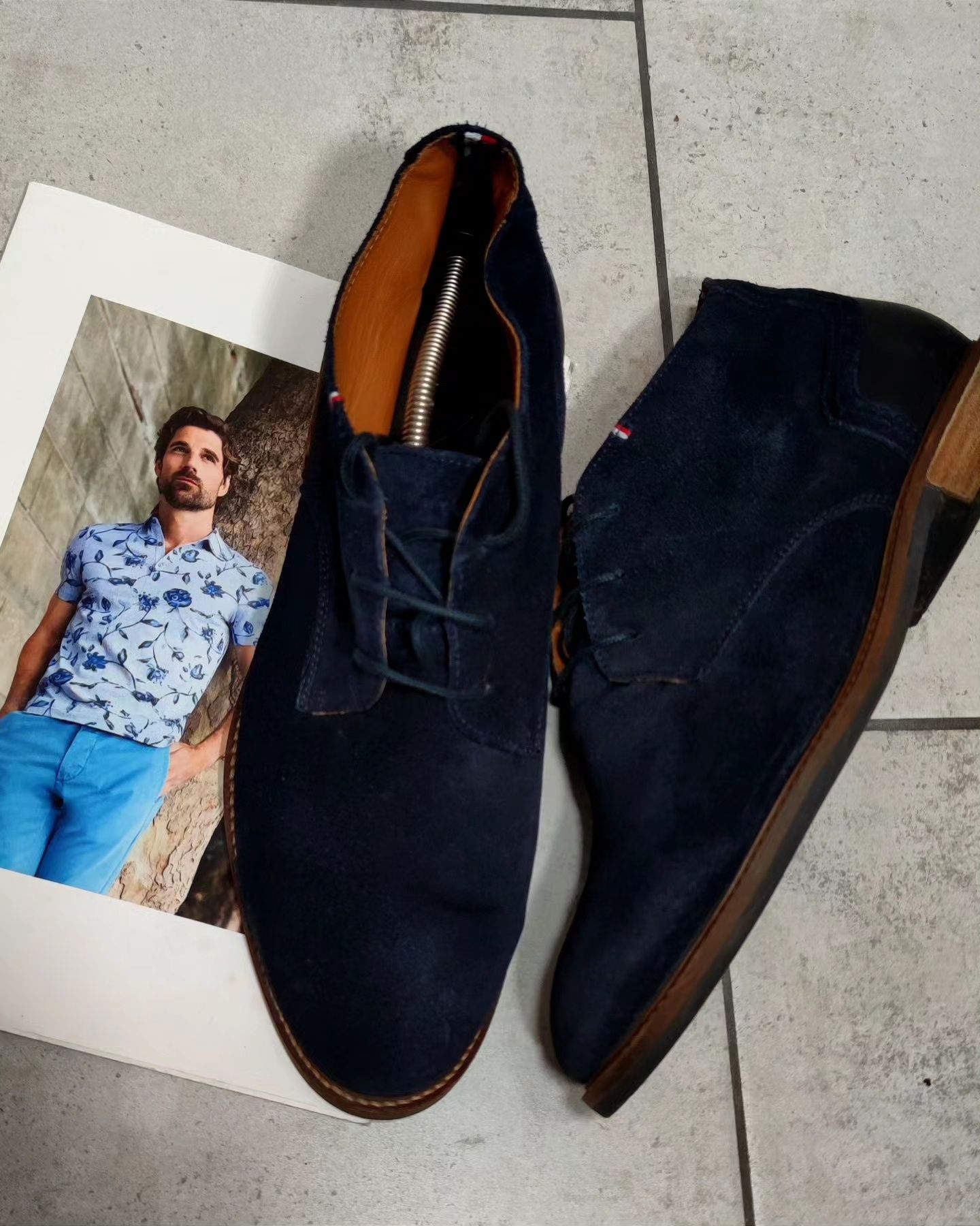 Мужские стильные нубуковые ботинки Tommy Hilfiger в темно-синем цвете