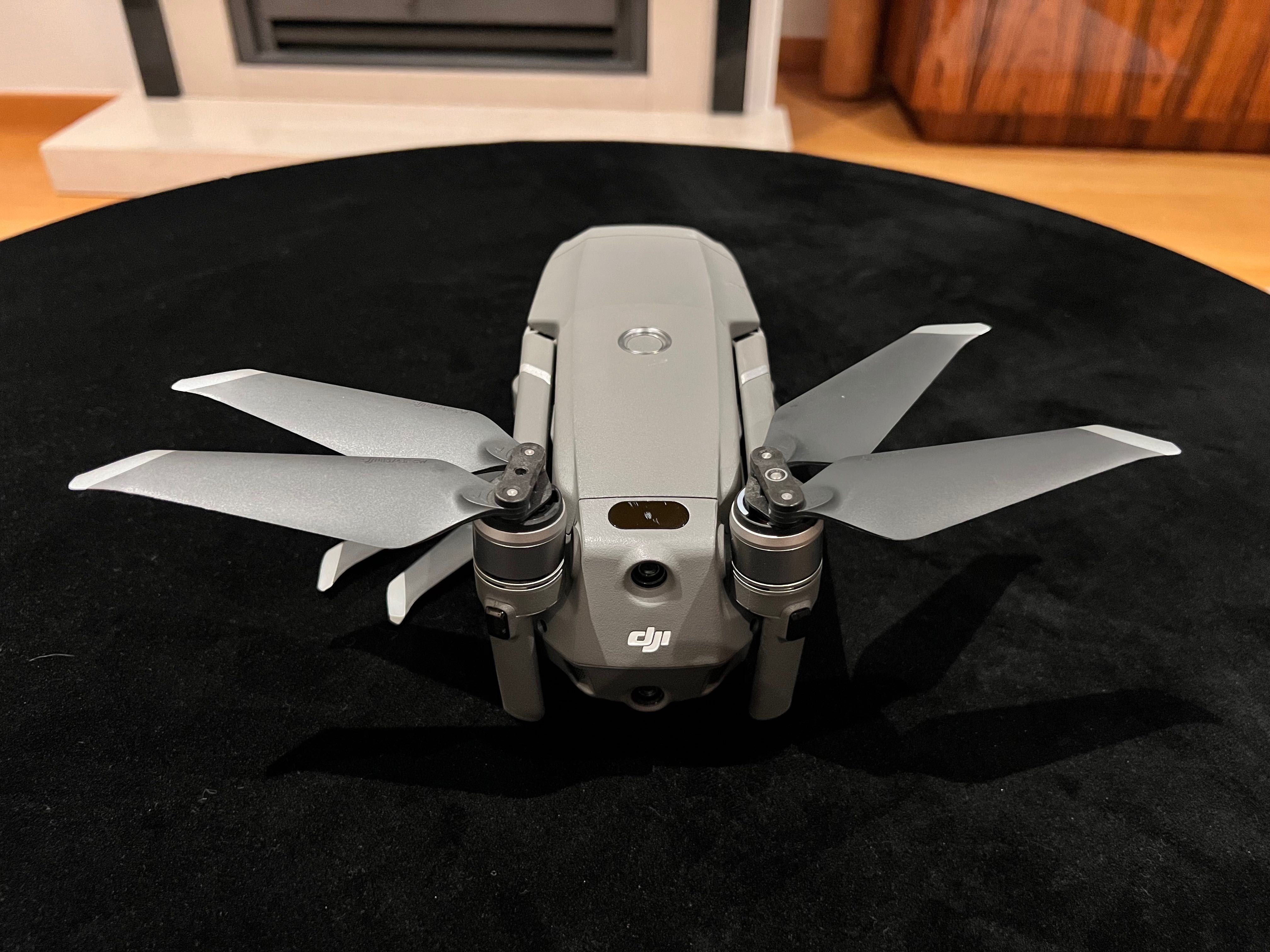 DJI Mavic 2 Pro com kit Fly More Combo