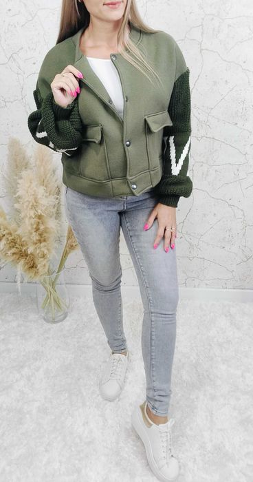 Kurtka Bobmerka Sweterkowe Rękawy Napis "LOVE" zielona