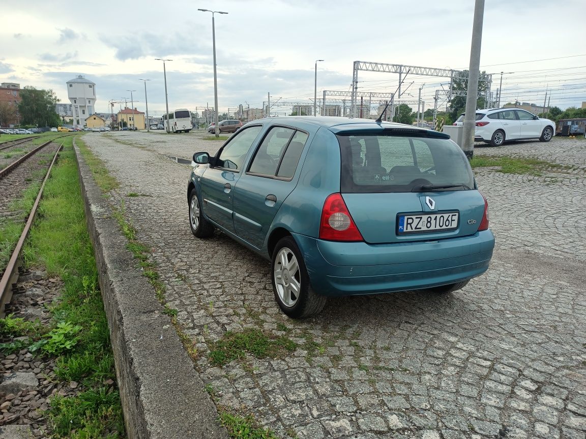 Renault Clio 1.4 16v Doinwestowany