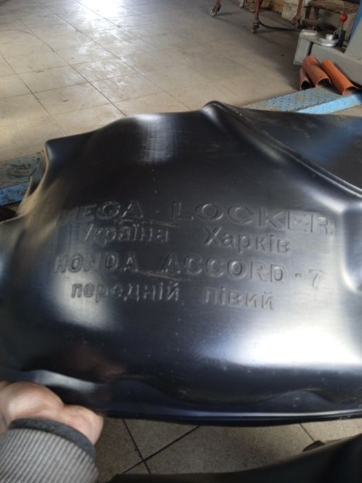 Подкрилки розширені нові,на хонда акорд7
