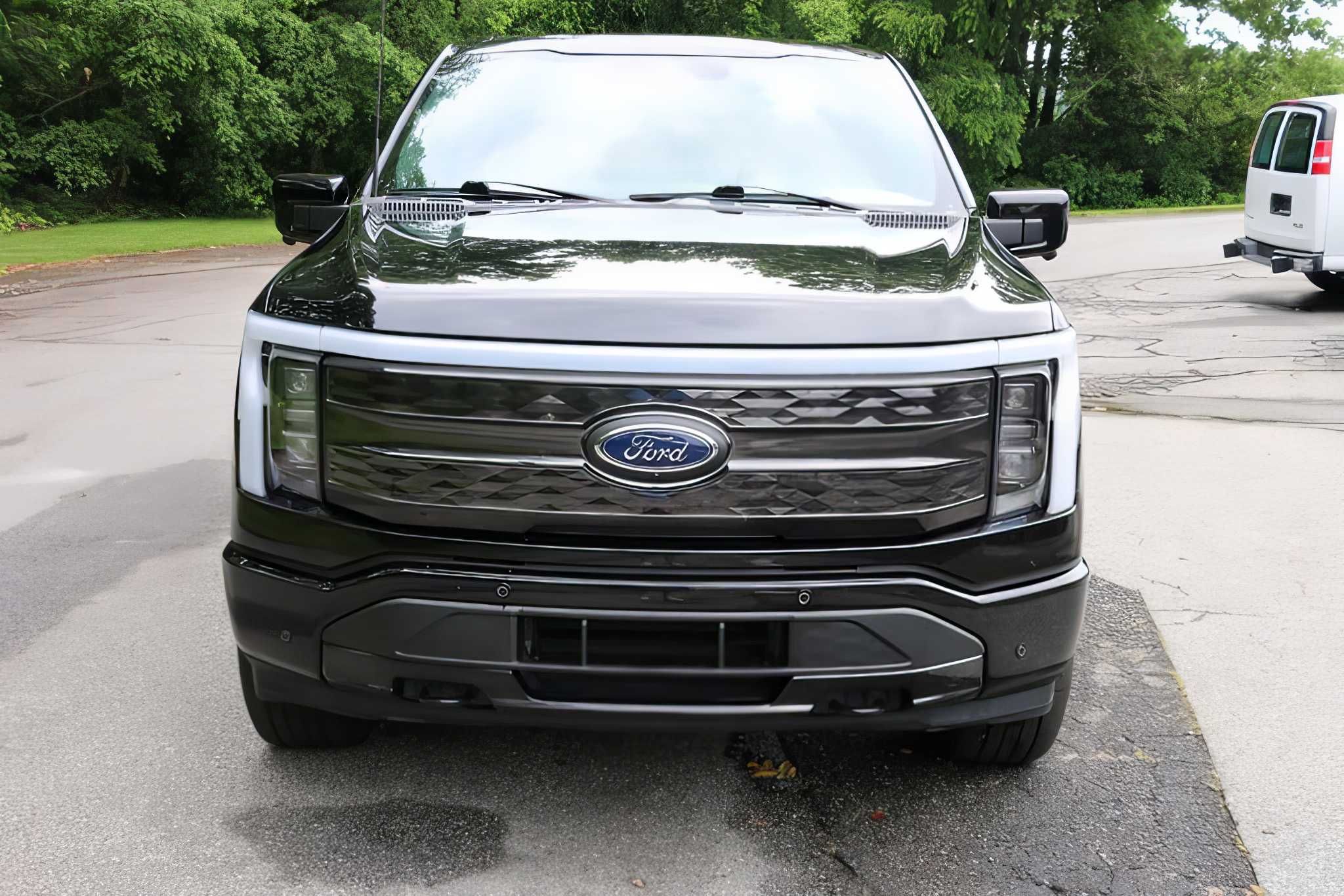 2023 Ford F-150 Lightning Platinum