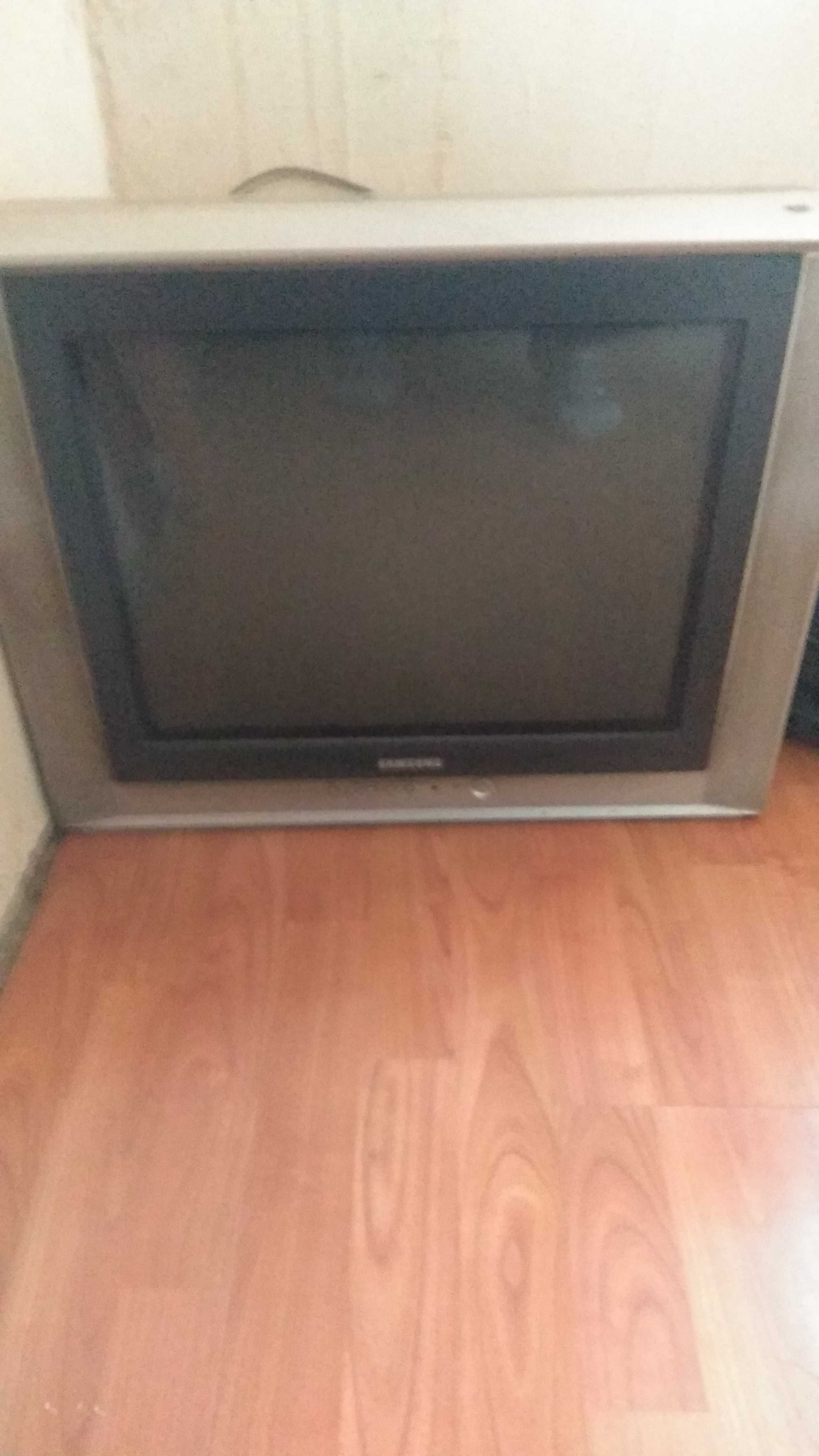 Продам телевизор самсанг б/у  300гр