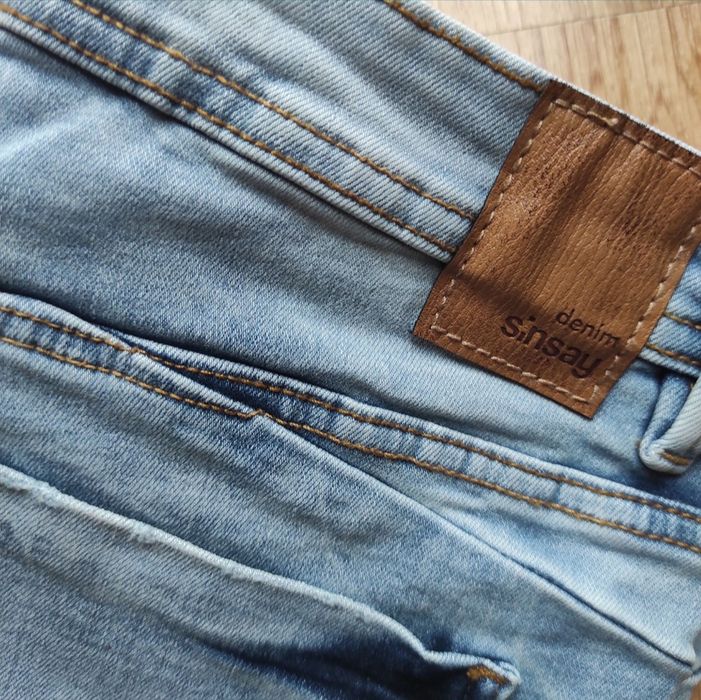 Krótkie spodenki szorty damskie jasny jeans dżins Sinsay S