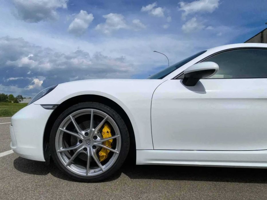 Porsche Cayman      2018