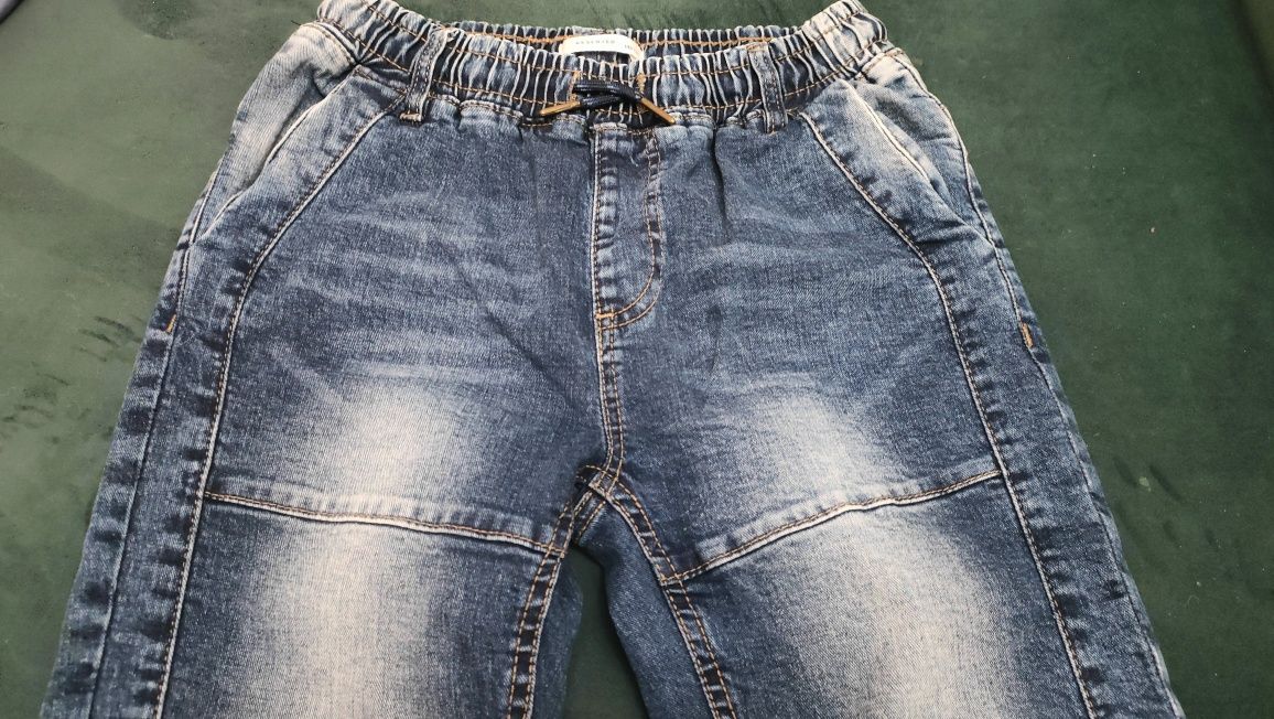 Joggery jeansowe chłopięce Reserved