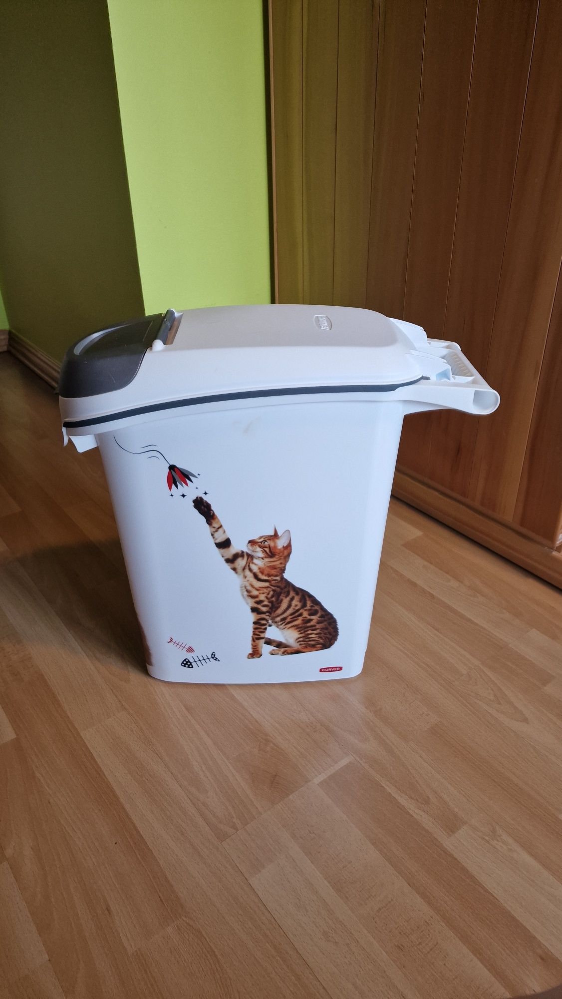 Pojemnik na suchą karmę duży Curver 23l