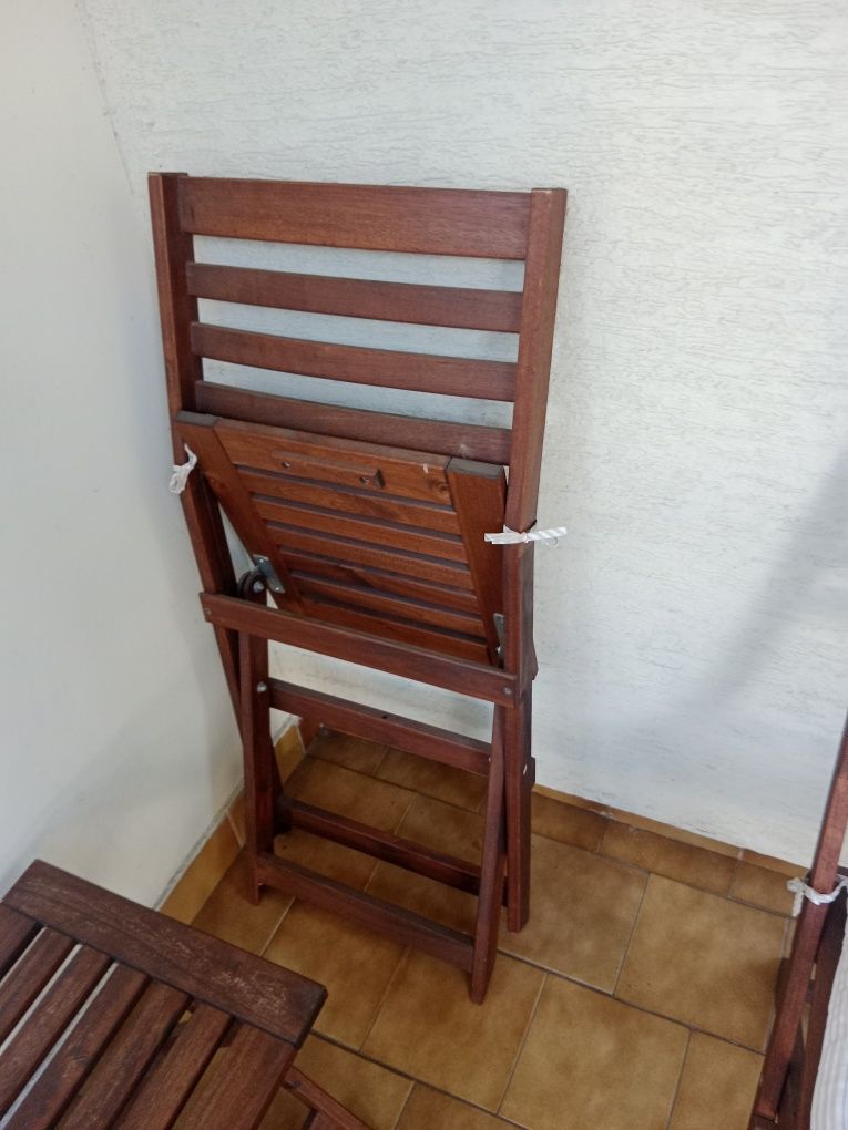 Krzesła i stolik balkonowe Ikea