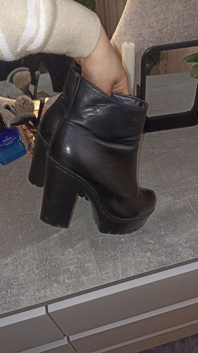 Ботінки жіночі чорні