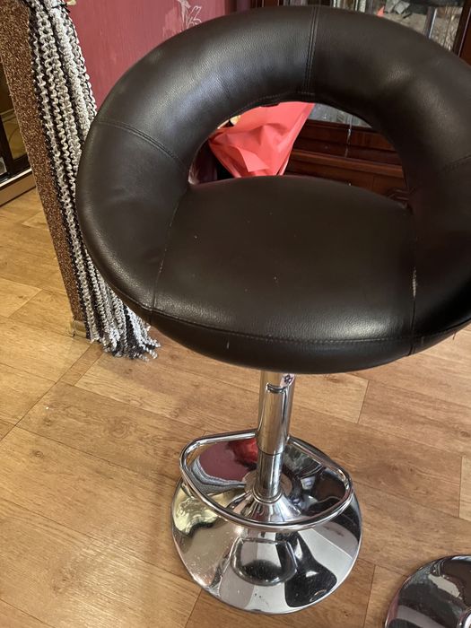 Стільці барні  б/у 1000 грн за два