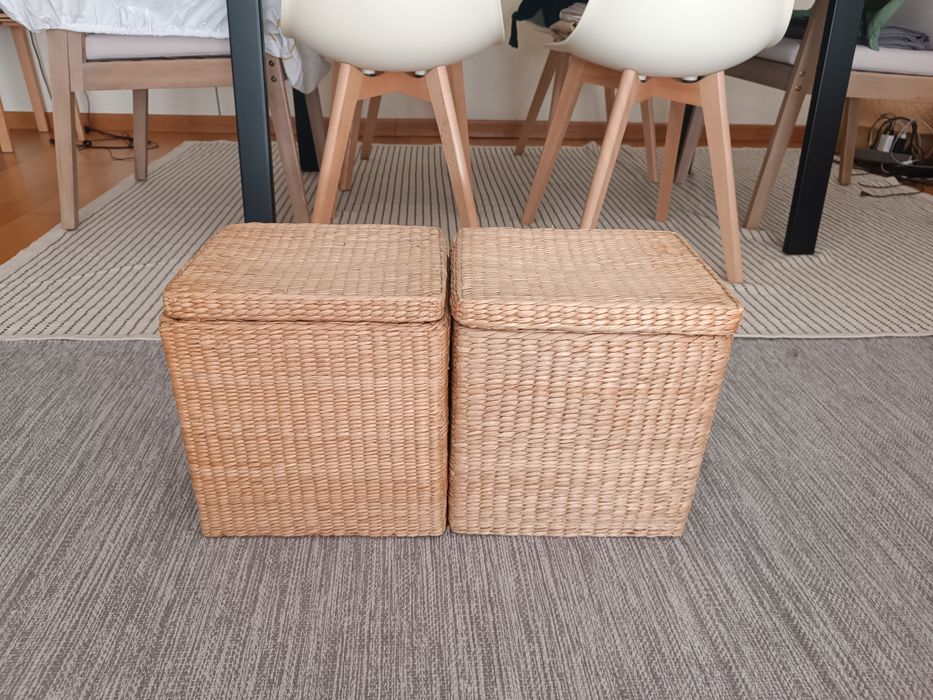 2 Banquinhos com arrumação