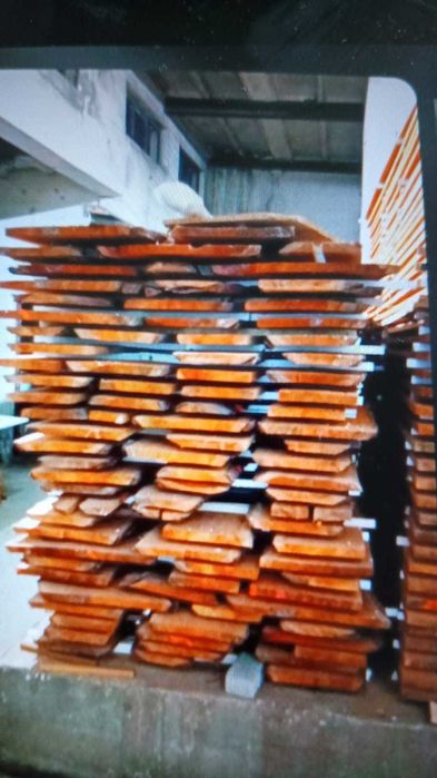 Deski modrzewiowe sezonowane