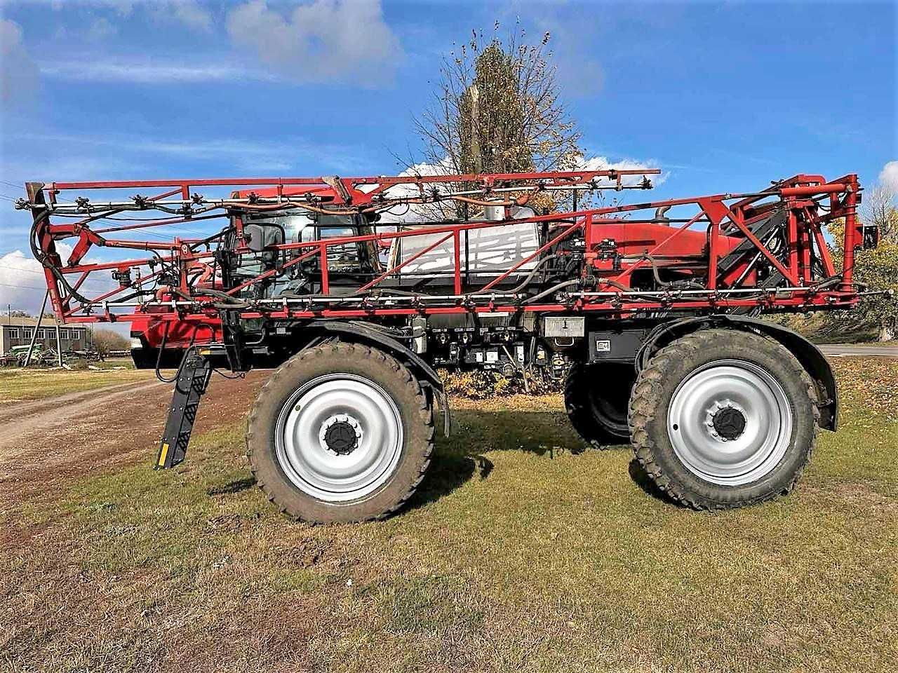 Самохідний обприскувач CASE IH Patriot 3330