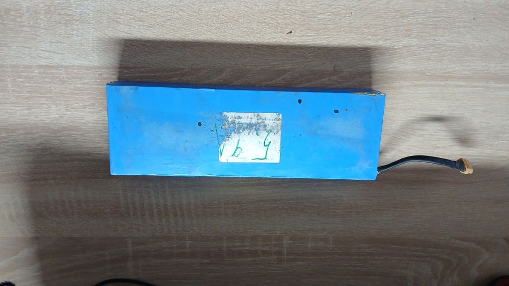 Продам акамулятор на електросамокат