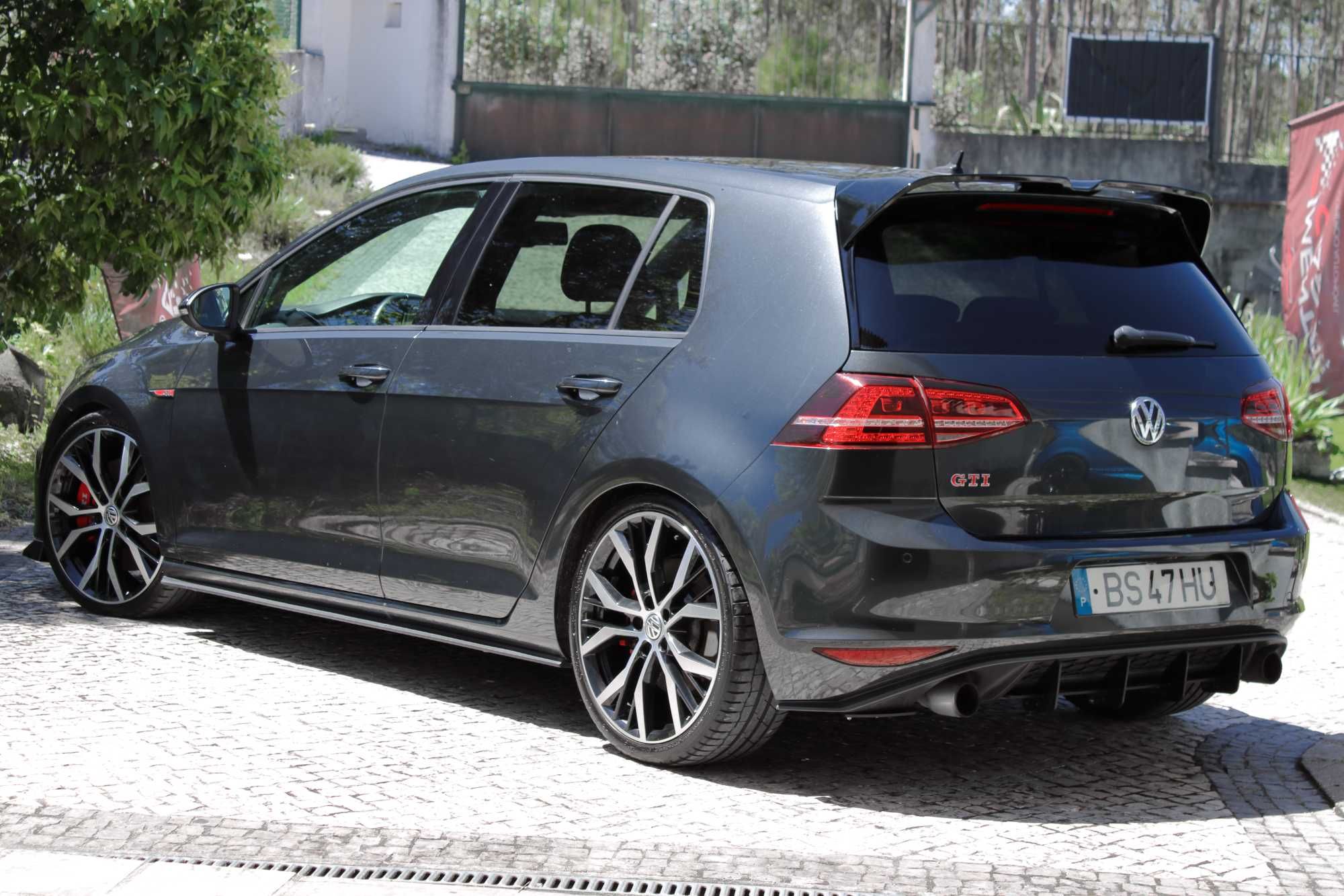 VW Golf 7 VII GTi DSG Performance DYNAUDIO (335€/Mês) - 120 Meses