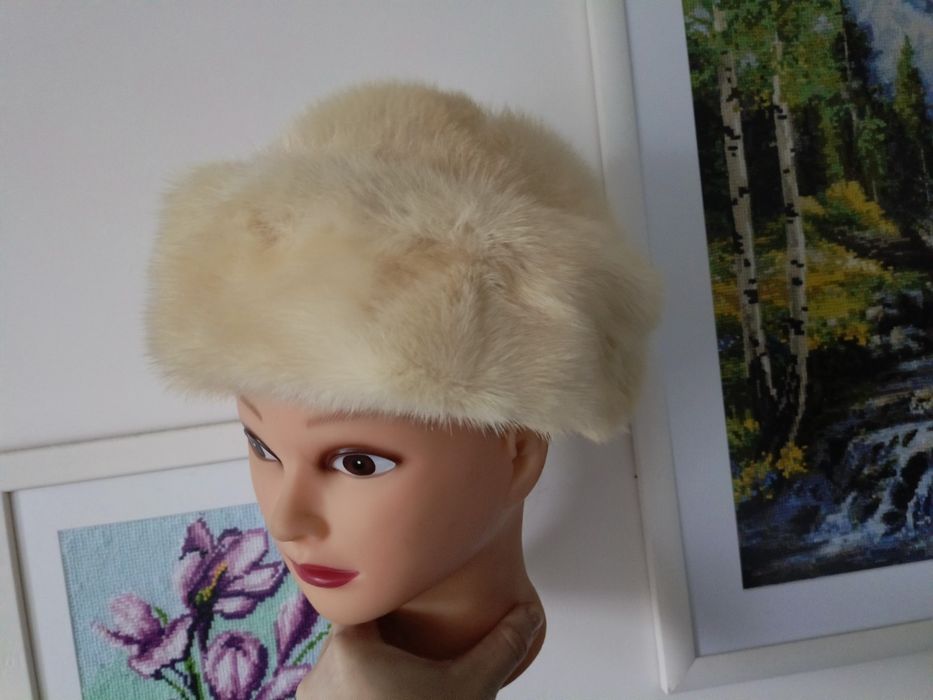Czapka z norek norki biszkoptowe