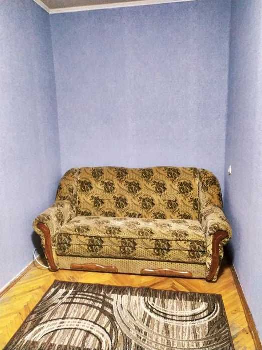 Оренда однокімнатної квартири на Воскресенці. Метро 15 хвилин.