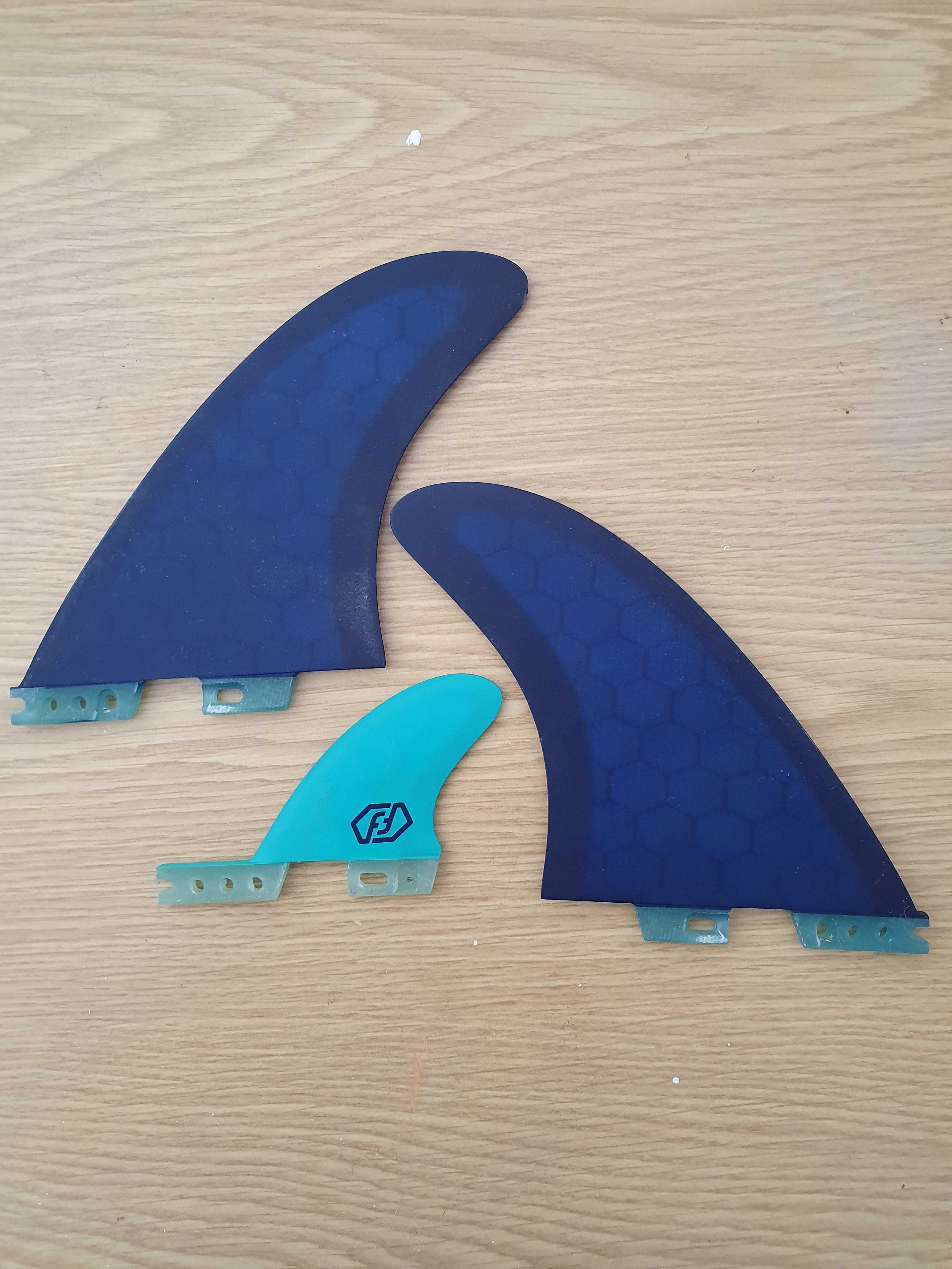 Quilhas surf Feather Fins Akila 2+1 FCS2