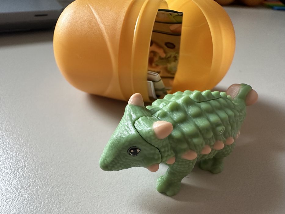 Natoos figurka dinozaur z Kinder Niespodzianki