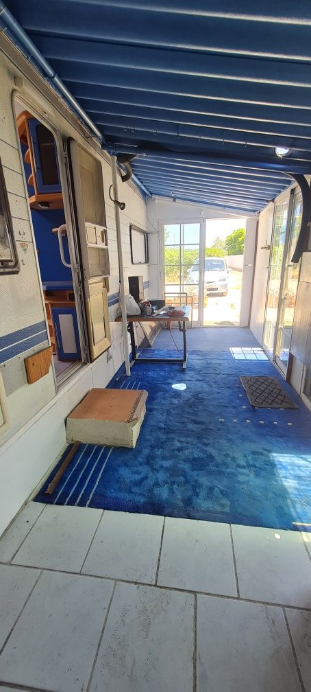 Caravana Hobby com extensão caseira