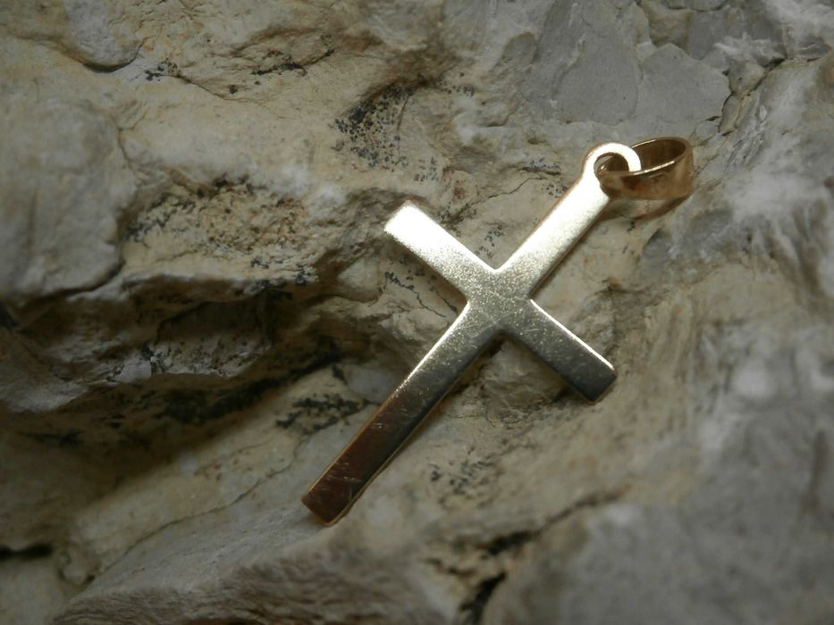 Złota Zawieszka Krzyżyk 14 K-0,82 GR