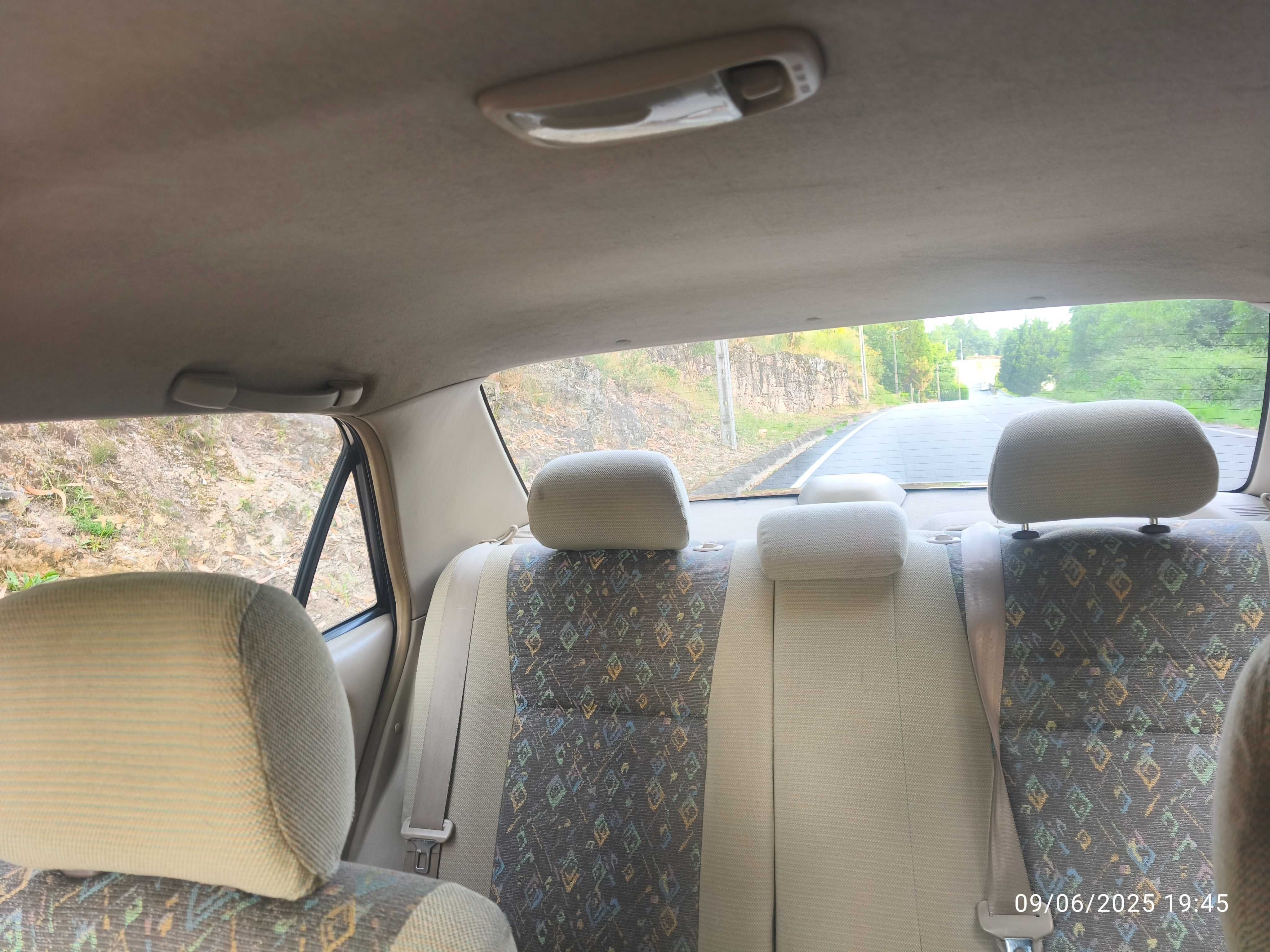 Toyota Corolla 2000D 5 lugares