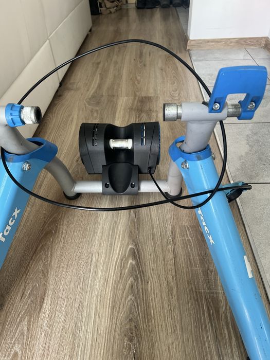 TACX SATORI SMART T2400 Interaktywny trenażer, ANT+ i Bluetooth 4.0