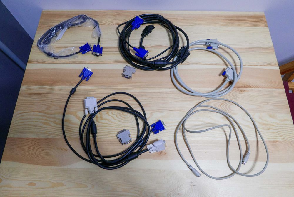 Wielka wyprzedaż kabli komputerowych, audio, video itd. (ok 150 sztuk)