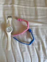 Relógio One com diferentes braceletes