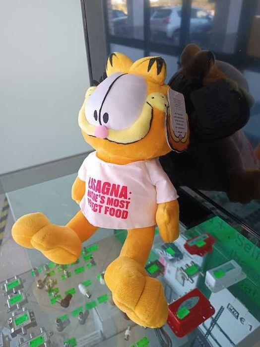 Peluche Garfield Lasagna Perfect Food 30cm